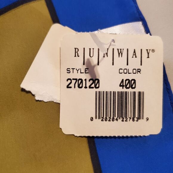 Runaway scarf  - Picture 3 of 7